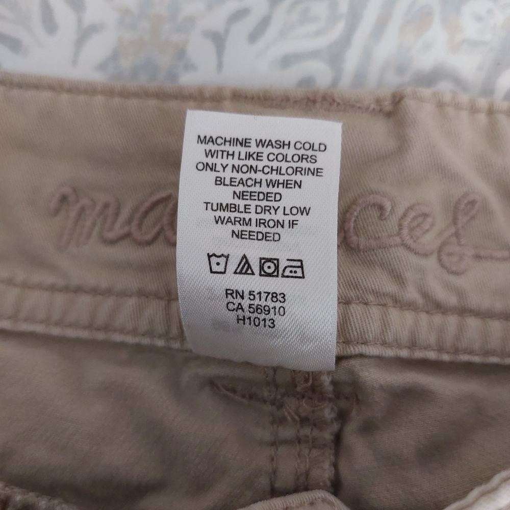 Women's Capri Pants, Khaki, Size 5/6 - Picture 5 of 12